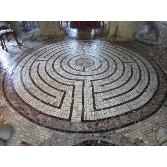 img6415-labyrinth-in-dining-room-