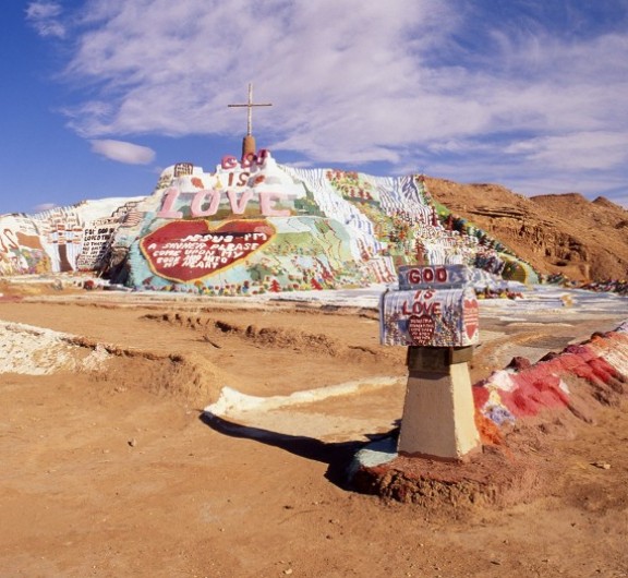 salvationmountain monument v2